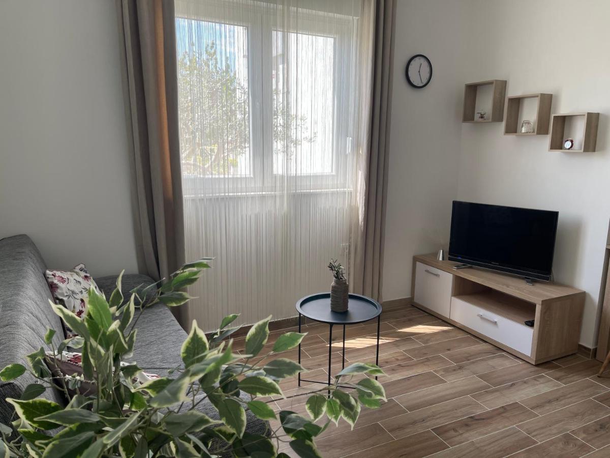 Ferienwohnung Apartman Solin 2, Parking Exterior foto