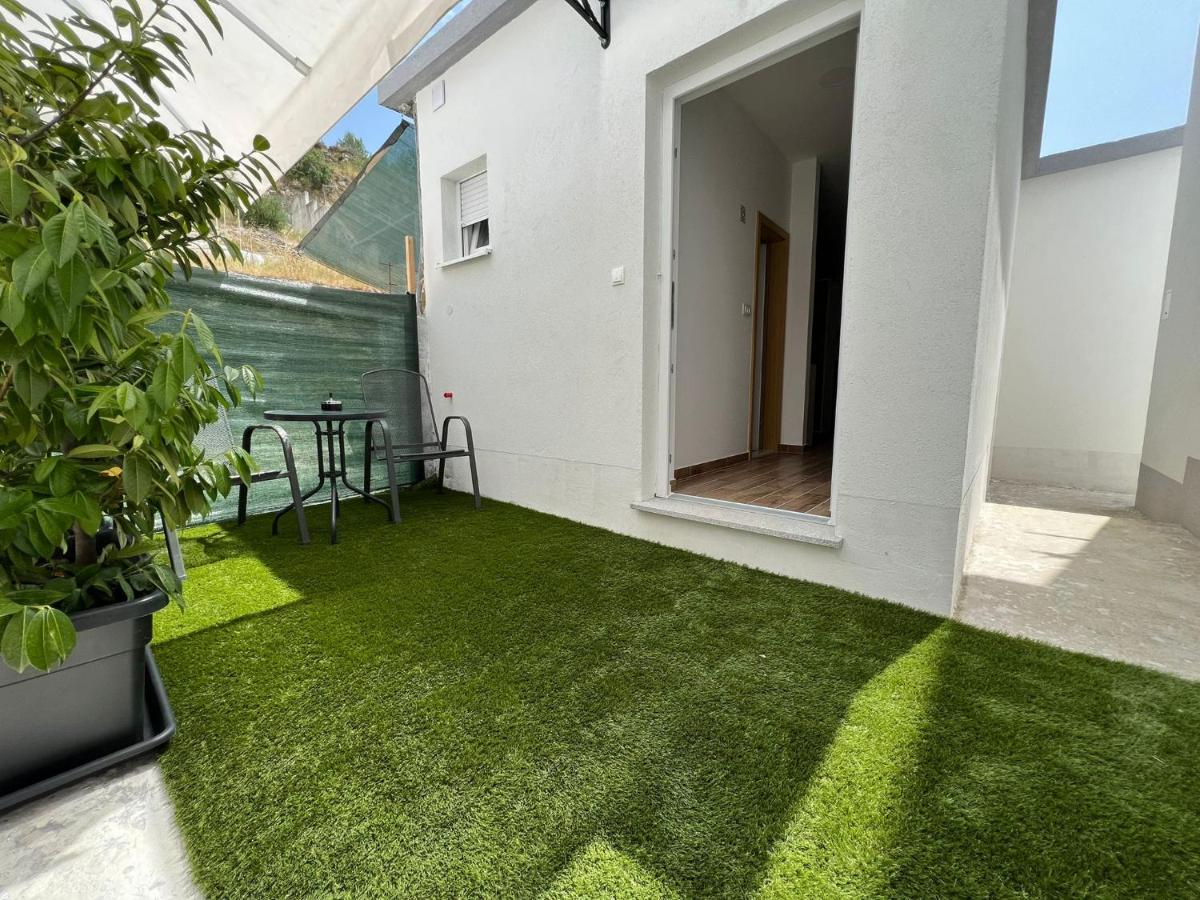 Ferienwohnung Apartman Solin 2, Parking Exterior foto
