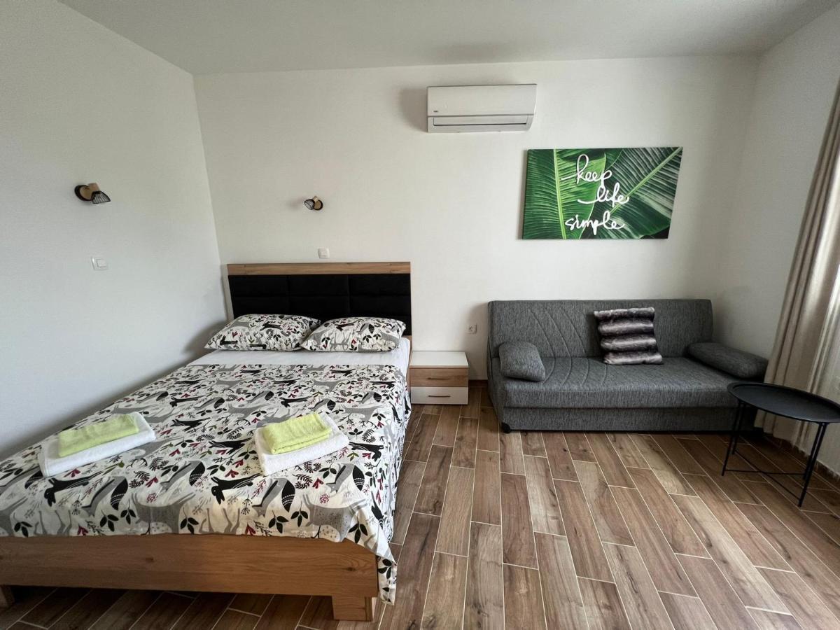 Ferienwohnung Apartman Solin 2, Parking Exterior foto